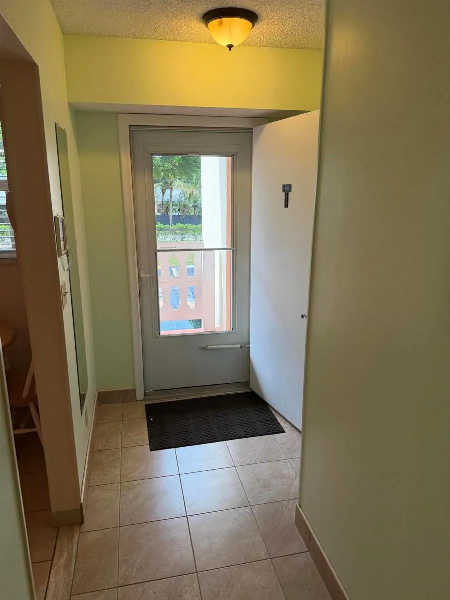 206 SE 10TH STREET #201 Dania Beach, FL 33004