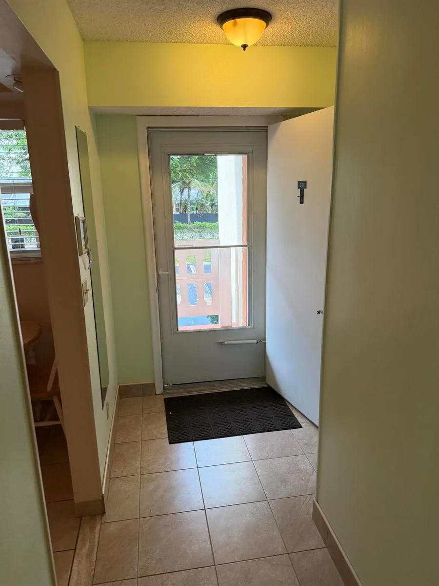 206 SE 10TH STREET #201 Dania Beach, FL 33004