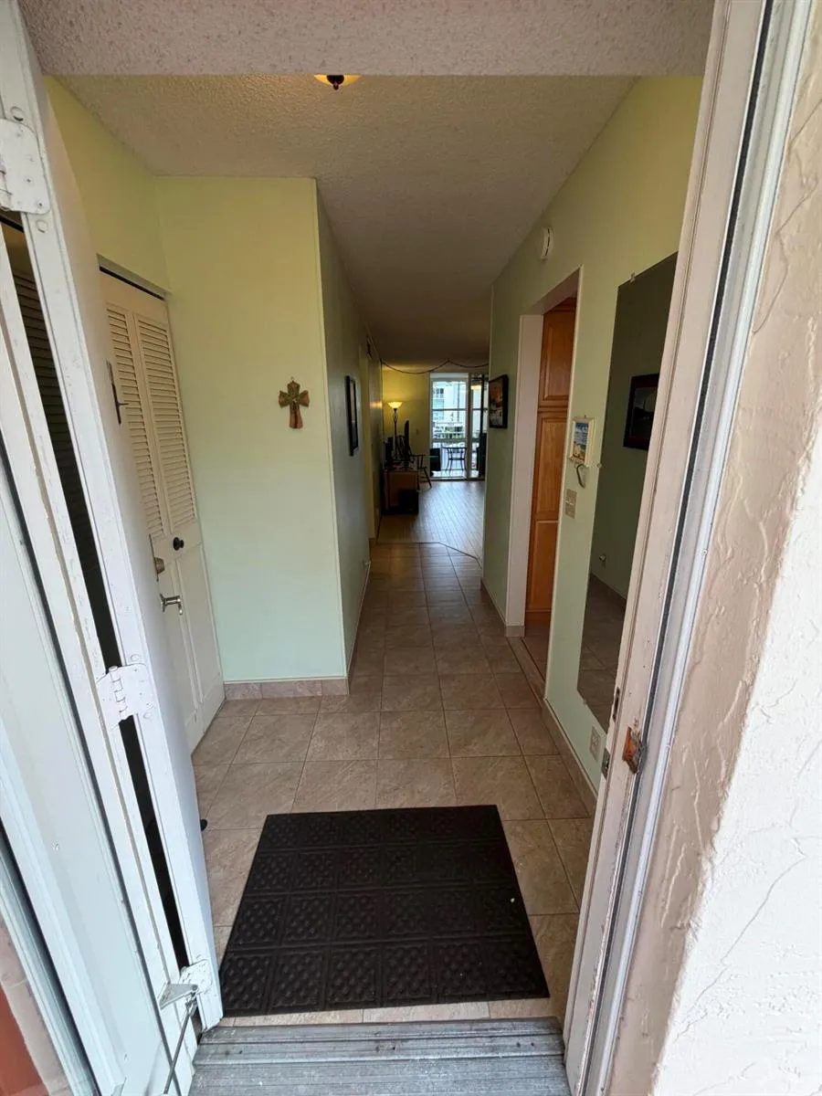 206 SE 10TH STREET #201 Dania Beach, FL 33004