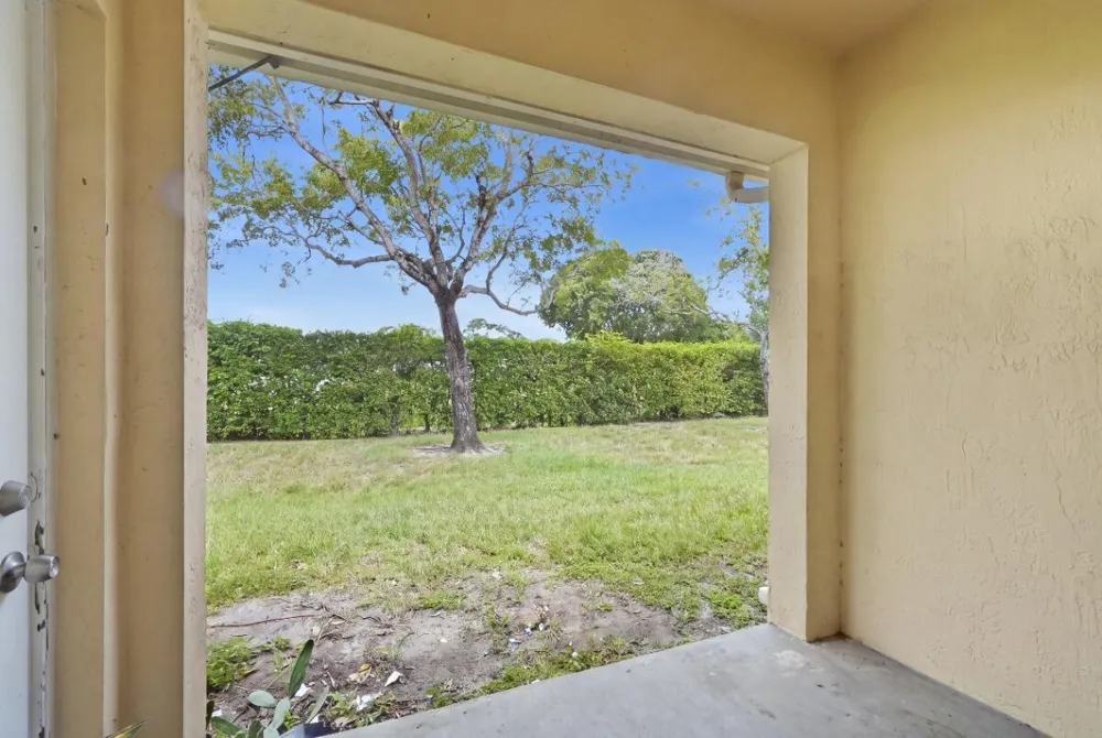 406 W SANTA CATALINA CIRCLE #406 North Lauderdale, FL 33068