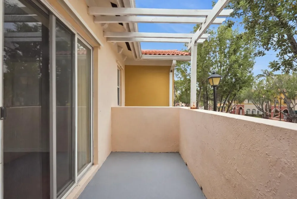 406 W SANTA CATALINA CIRCLE #406 North Lauderdale, FL 33068
