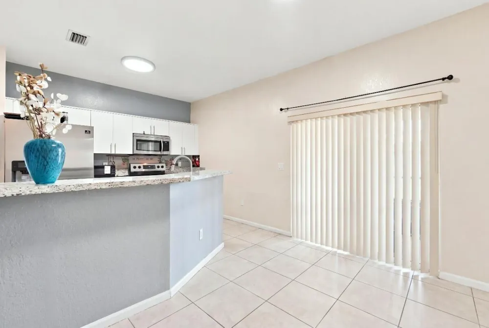 406 W SANTA CATALINA CIRCLE #406 North Lauderdale, FL 33068
