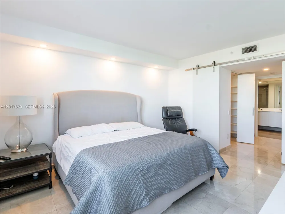 2475 Brickell Ave #903 Miami, FL 33129