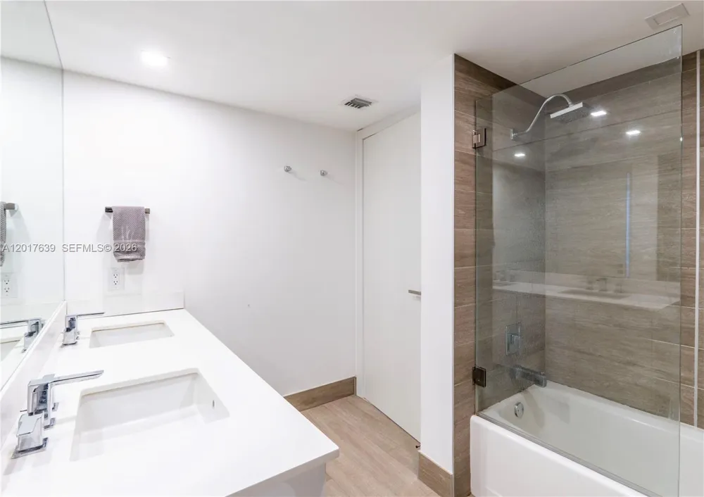 2475 Brickell Ave #903 Miami, FL 33129