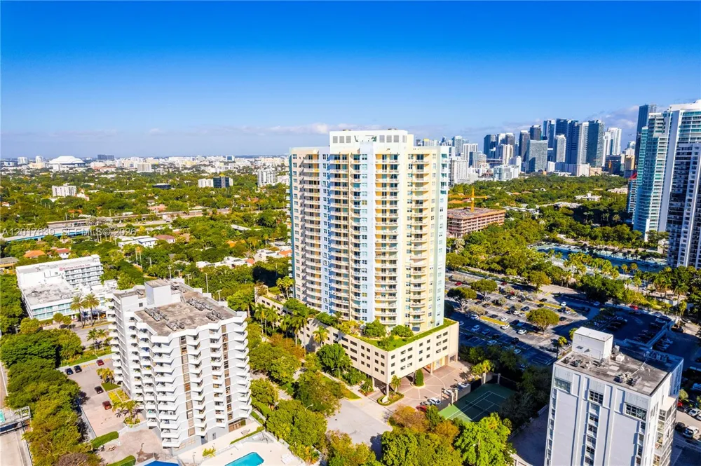 2475 Brickell Ave #903 Miami, FL 33129