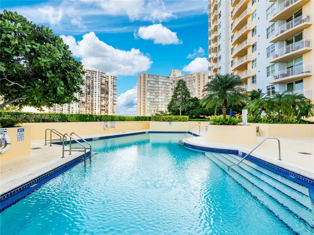 2475 Brickell Ave #903 Miami, FL 33129