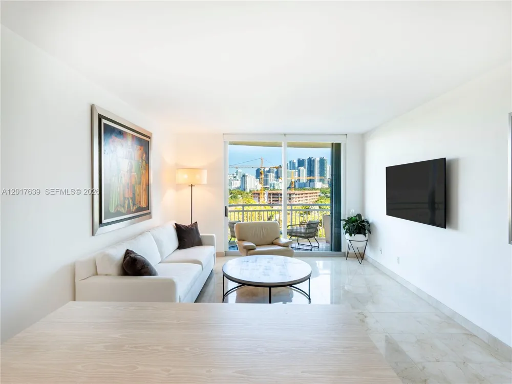 2475 Brickell Ave #903 Miami, FL 33129