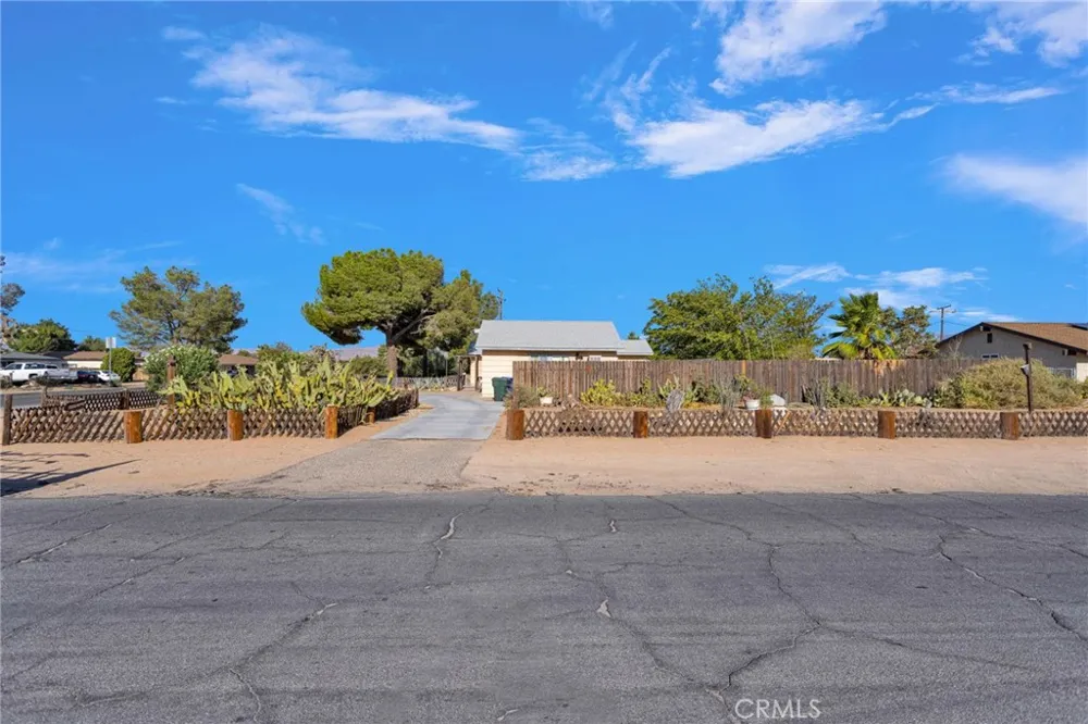 20555 Sitting Bull Apple Valley, CA 92308