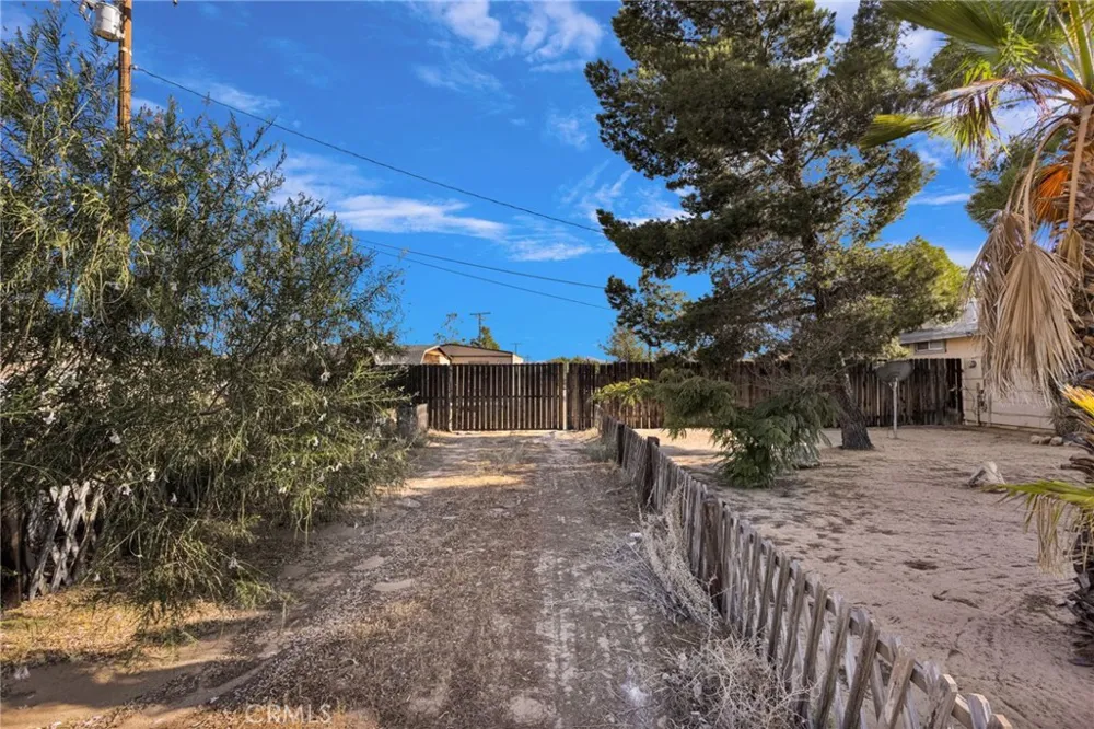 20555 Sitting Bull Apple Valley, CA 92308