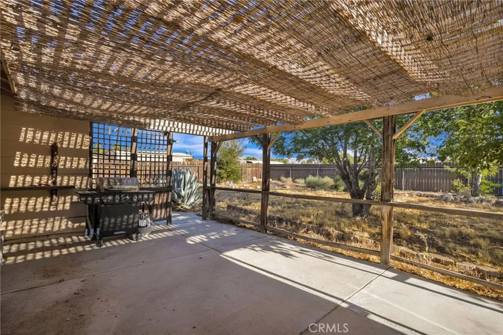 20555 Sitting Bull Apple Valley, CA 92308