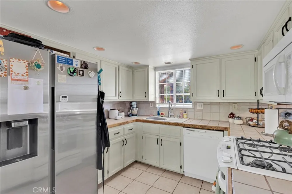 20555 Sitting Bull Apple Valley, CA 92308
