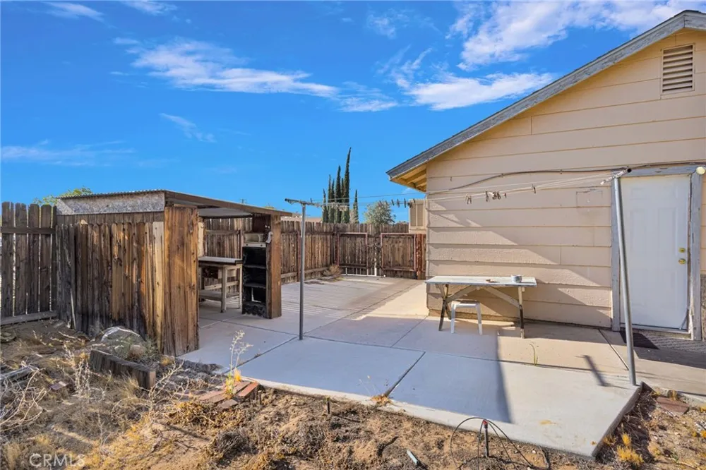 20555 Sitting Bull Apple Valley, CA 92308