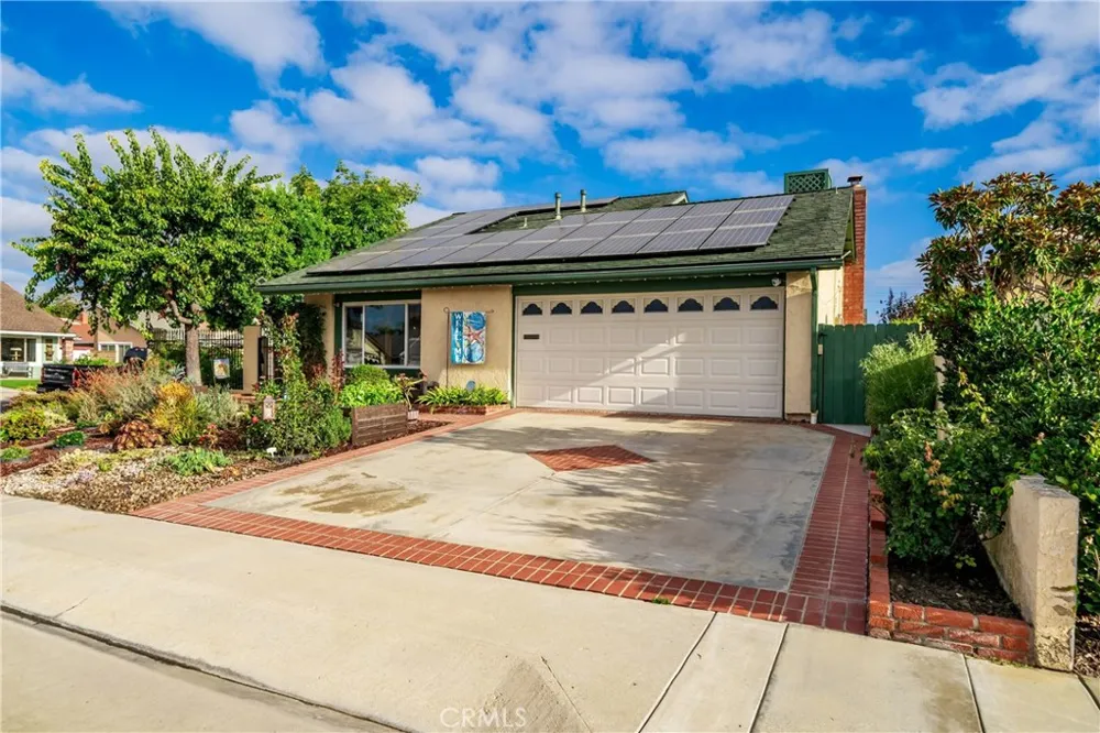 8381 Boothbay Circle Huntington Beach, CA 92646