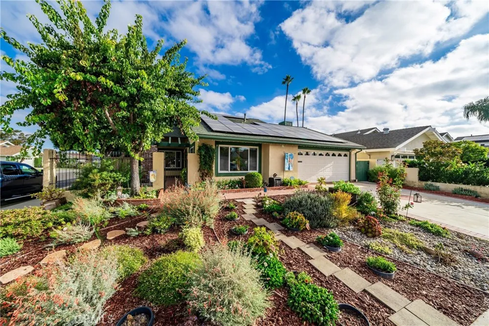 8381 Boothbay Circle Huntington Beach, CA 92646