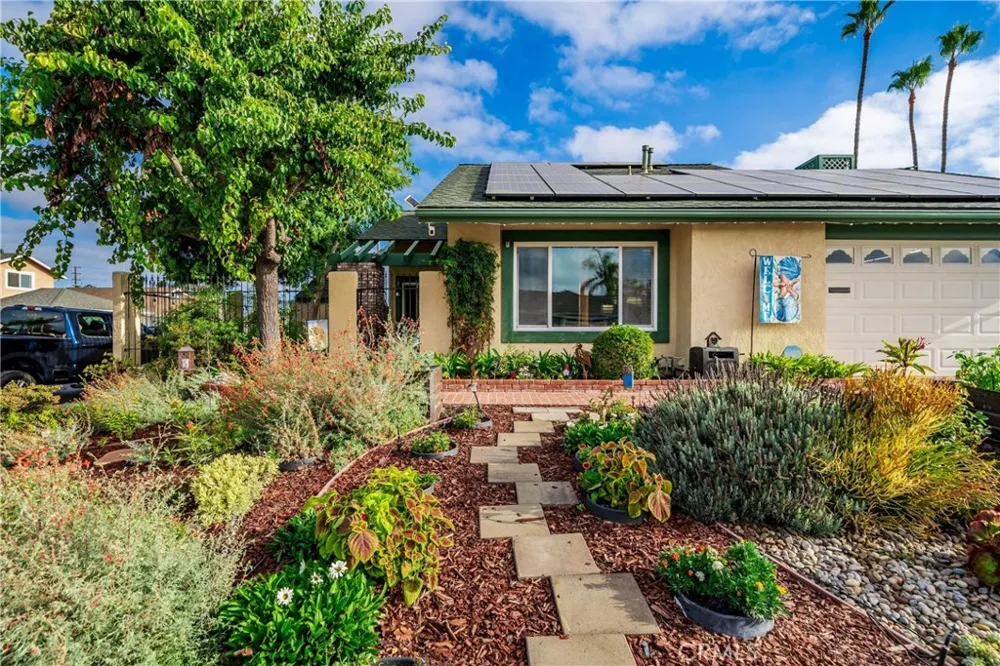 8381 Boothbay Circle Huntington Beach, CA 92646