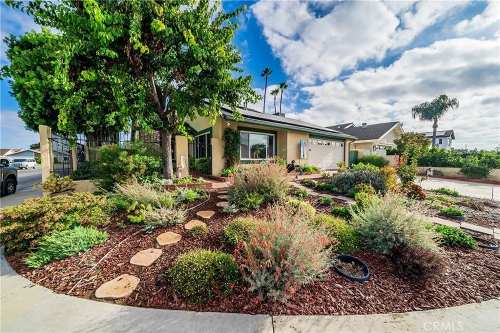 8381 Boothbay Circle Huntington Beach, CA 92646