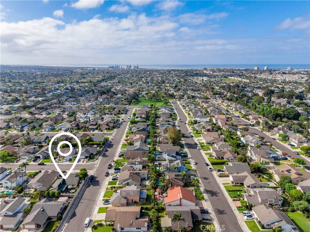 8381 Boothbay Circle Huntington Beach, CA 92646