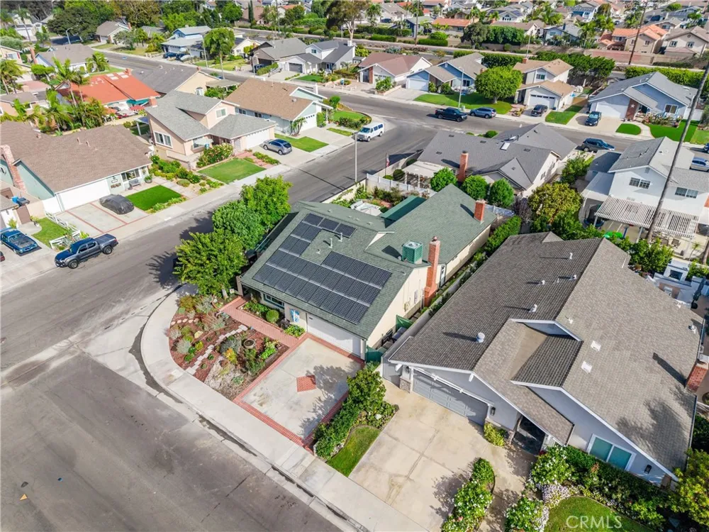 8381 Boothbay Circle Huntington Beach, CA 92646
