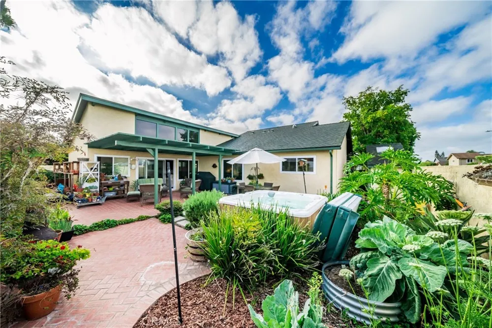 8381 Boothbay Circle Huntington Beach, CA 92646
