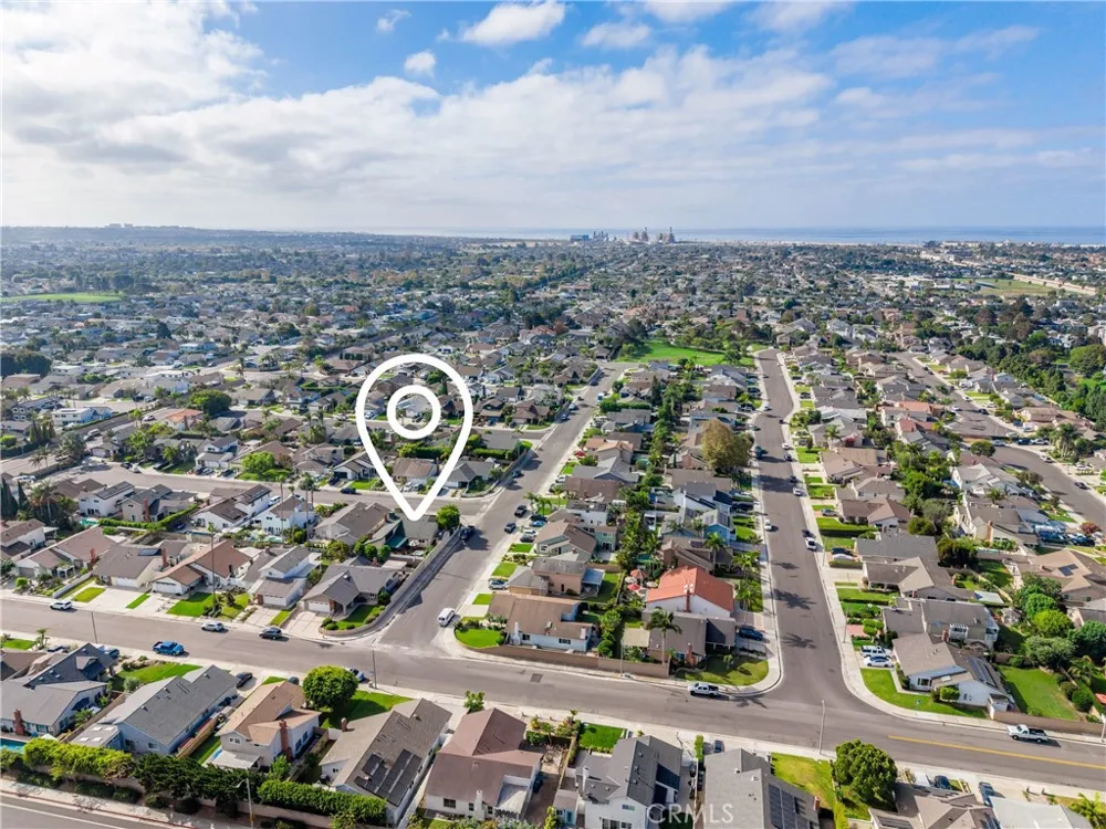 8381 Boothbay Circle Huntington Beach, CA 92646