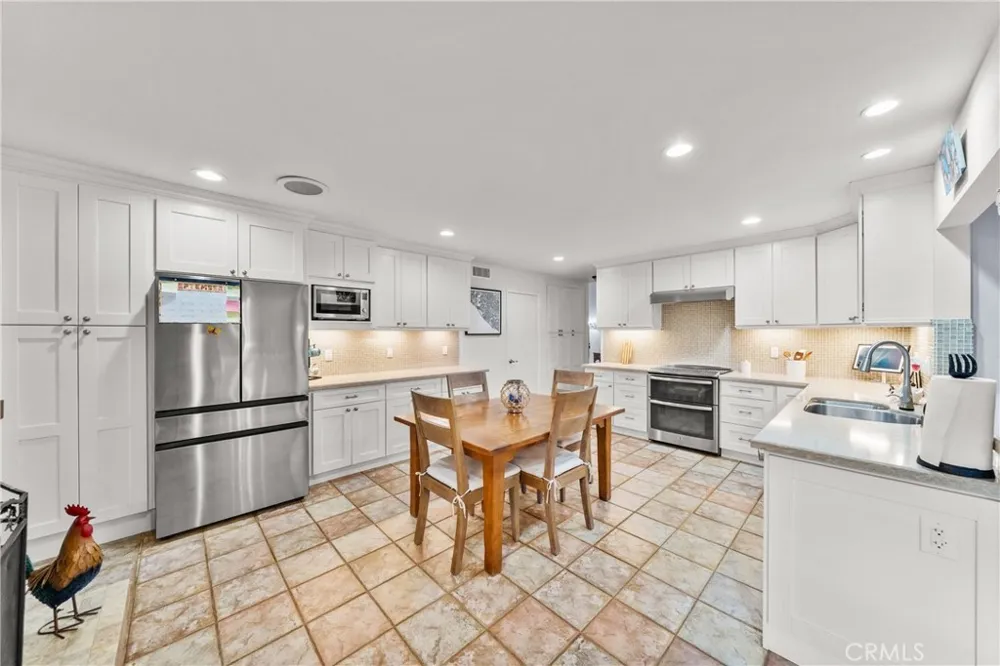 8381 Boothbay Circle Huntington Beach, CA 92646