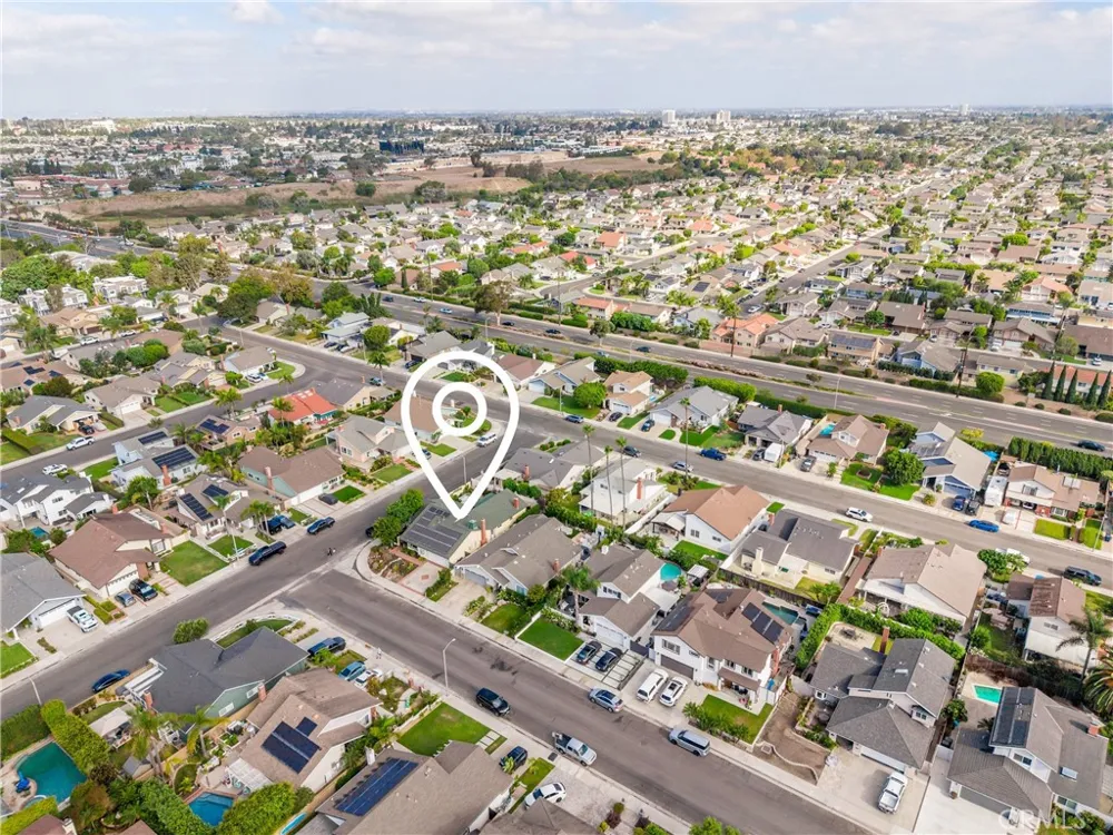 8381 Boothbay Circle Huntington Beach, CA 92646