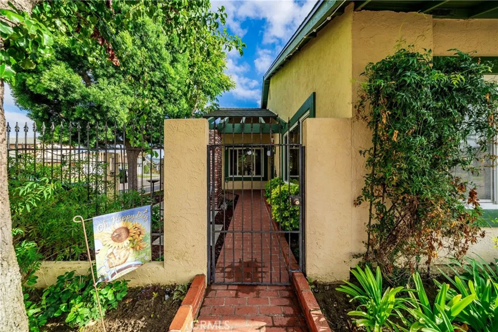 8381 Boothbay Circle Huntington Beach, CA 92646