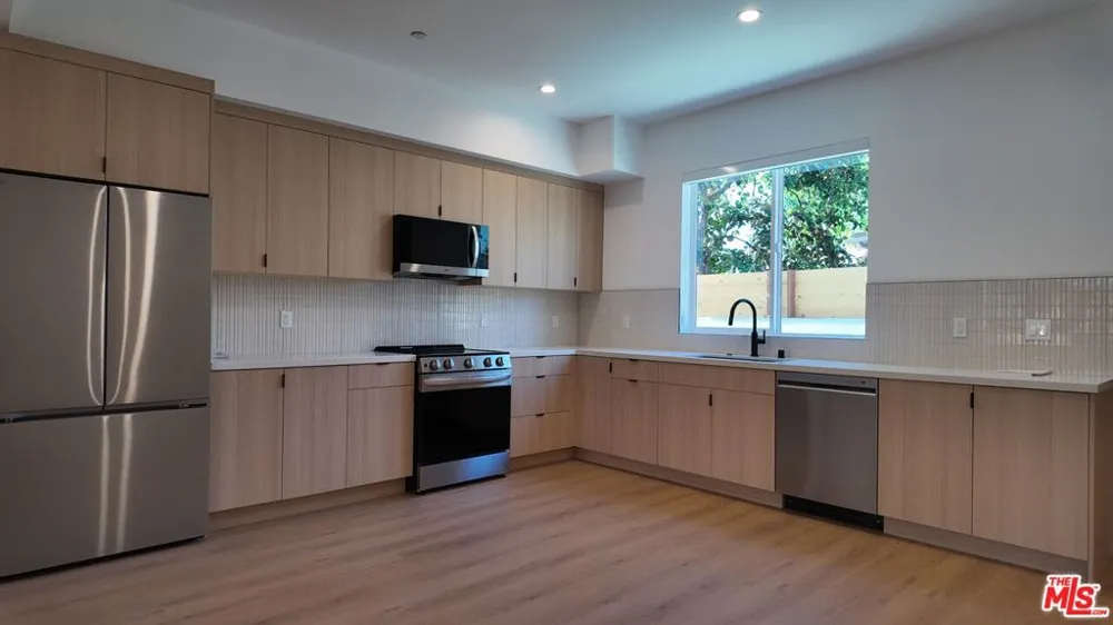 5248 Auckland Avenue #3/4 North Hollywood, CA 91601