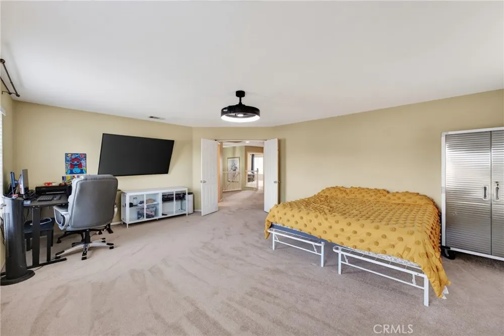 6881 Landing Court Eastvale, CA 91752