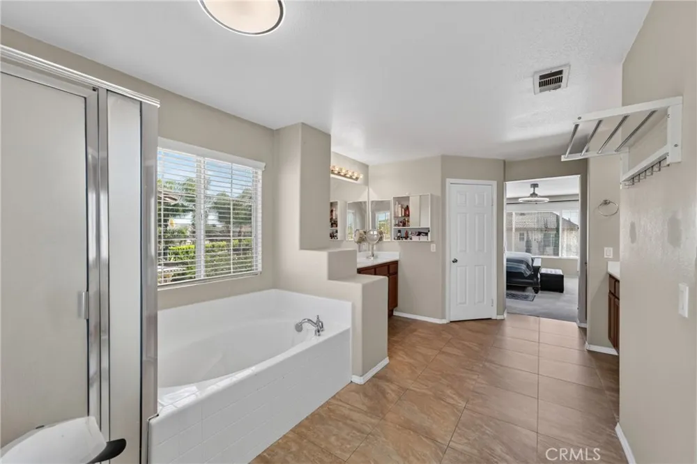 6881 Landing Court Eastvale, CA 91752