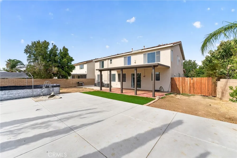 6881 Landing Court Eastvale, CA 91752