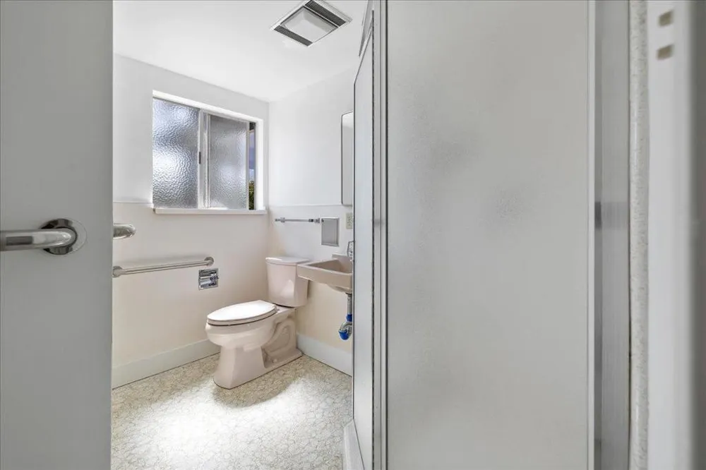 15 Naranja Way Portola Valley, CA 94028