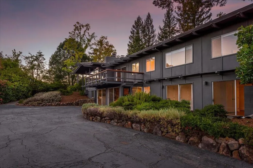 15 Naranja Way Portola Valley, CA 94028