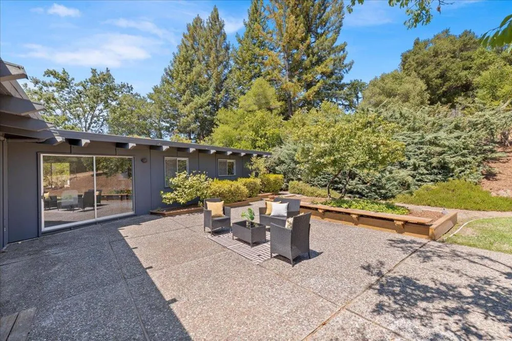 15 Naranja Way Portola Valley, CA 94028