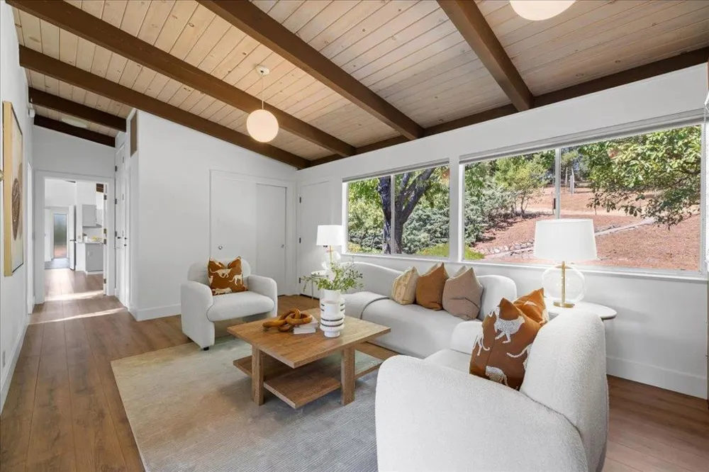 15 Naranja Way Portola Valley, CA 94028