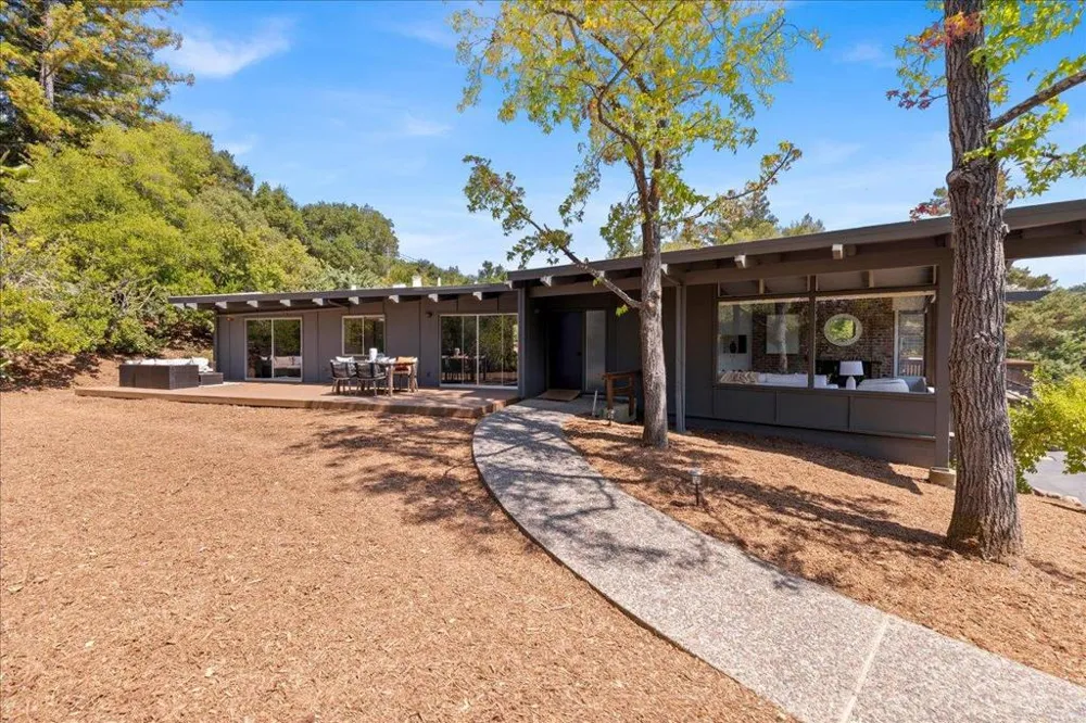 15 Naranja Way Portola Valley, CA 94028
