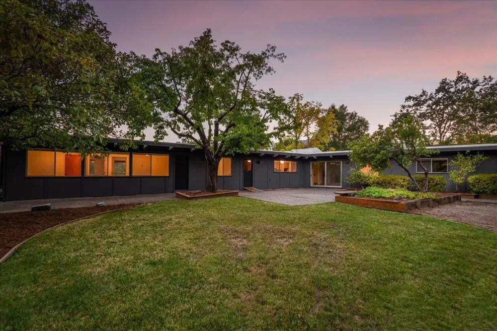 15 Naranja Way Portola Valley, CA 94028