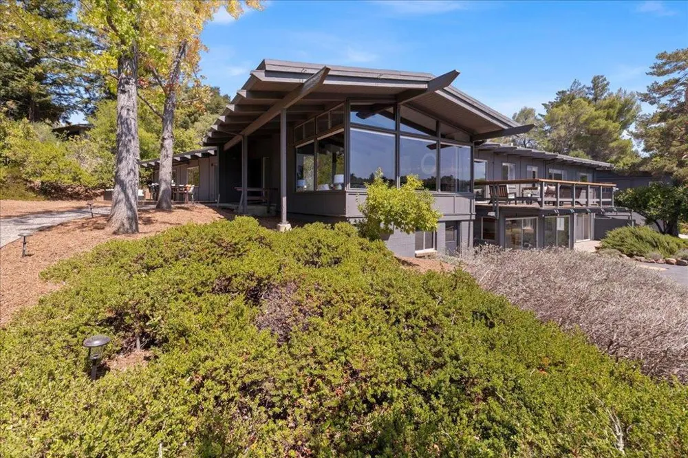 15 Naranja Way Portola Valley, CA 94028