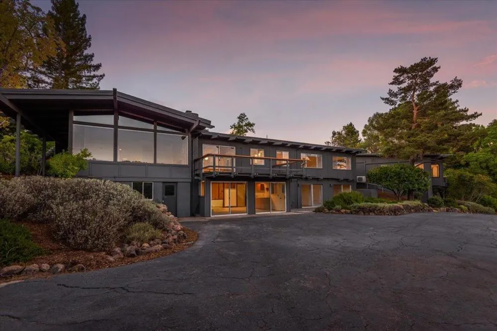 15 Naranja Way Portola Valley, CA 94028