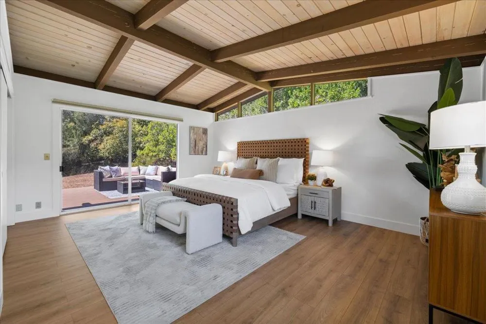 15 Naranja Way Portola Valley, CA 94028
