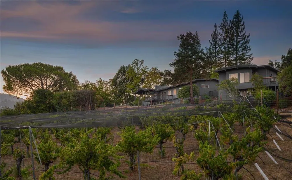 15 Naranja Way Portola Valley, CA 94028