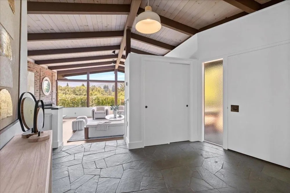 15 Naranja Way Portola Valley, CA 94028