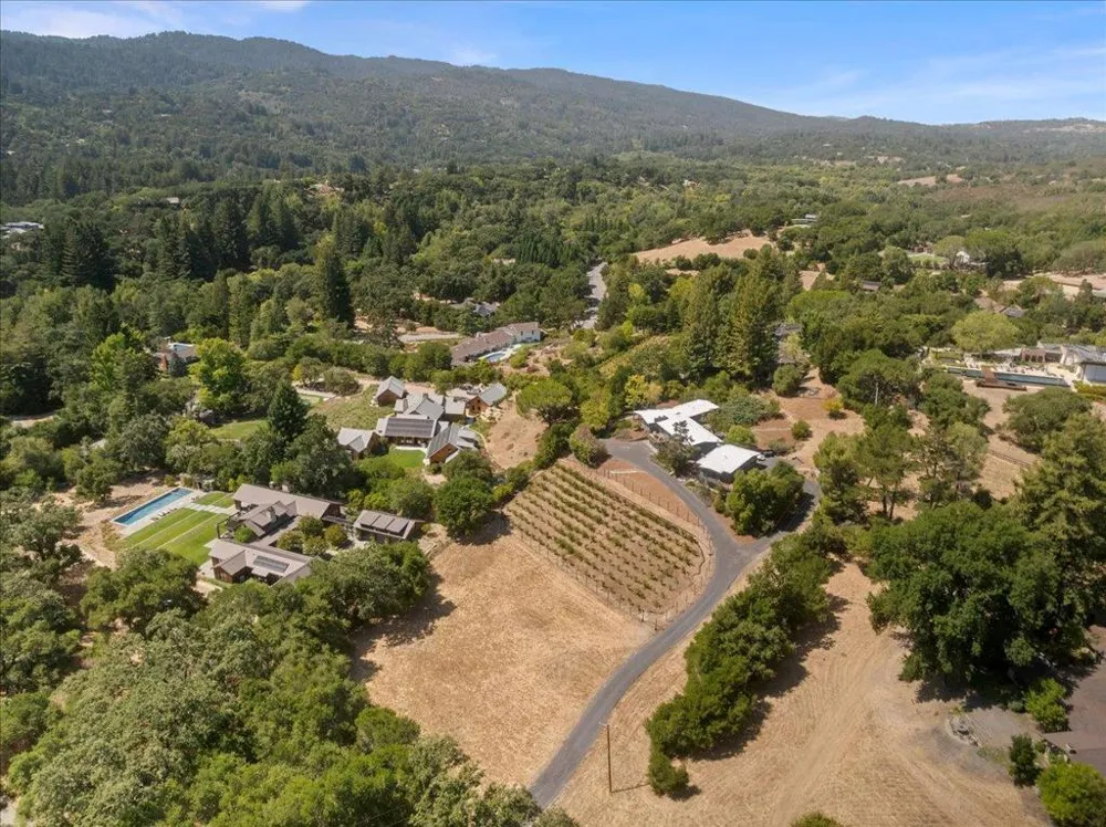 15 Naranja Way Portola Valley, CA 94028