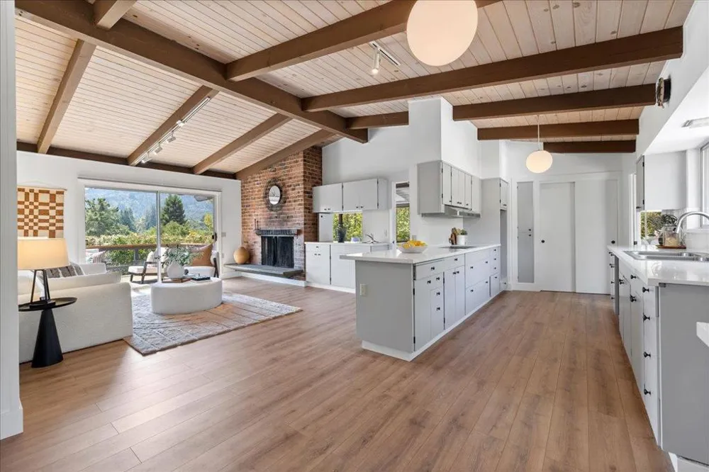 15 Naranja Way Portola Valley, CA 94028