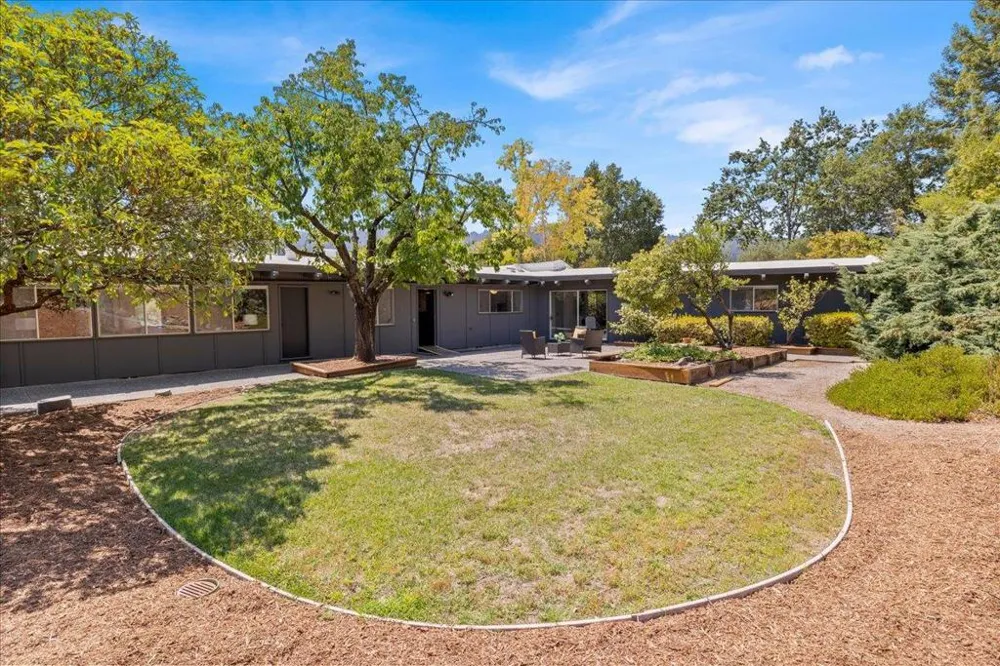 15 Naranja Way Portola Valley, CA 94028
