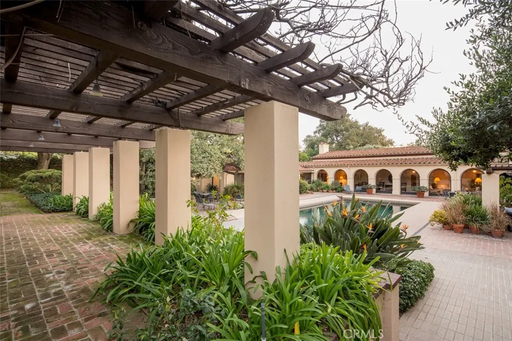 1762 Oak Grove San Marino, CA 91108