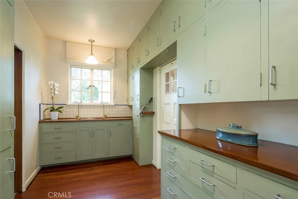 1762 Oak Grove San Marino, CA 91108