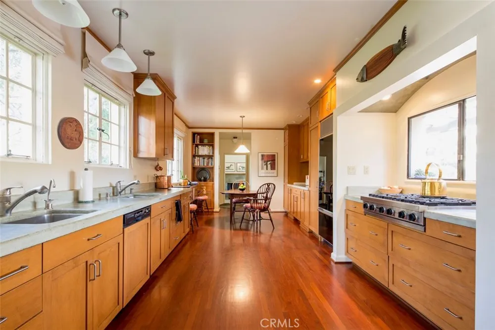 1762 Oak Grove San Marino, CA 91108