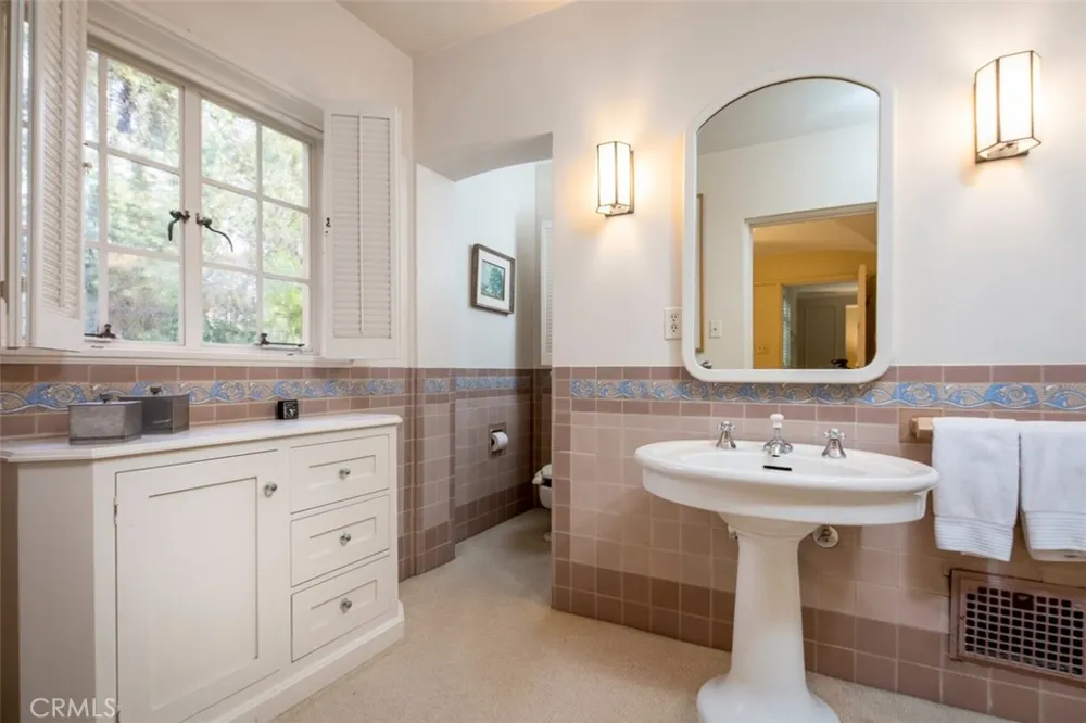 1762 Oak Grove San Marino, CA 91108