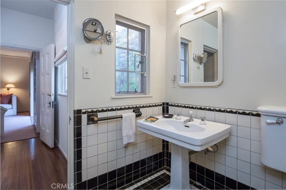 1762 Oak Grove San Marino, CA 91108